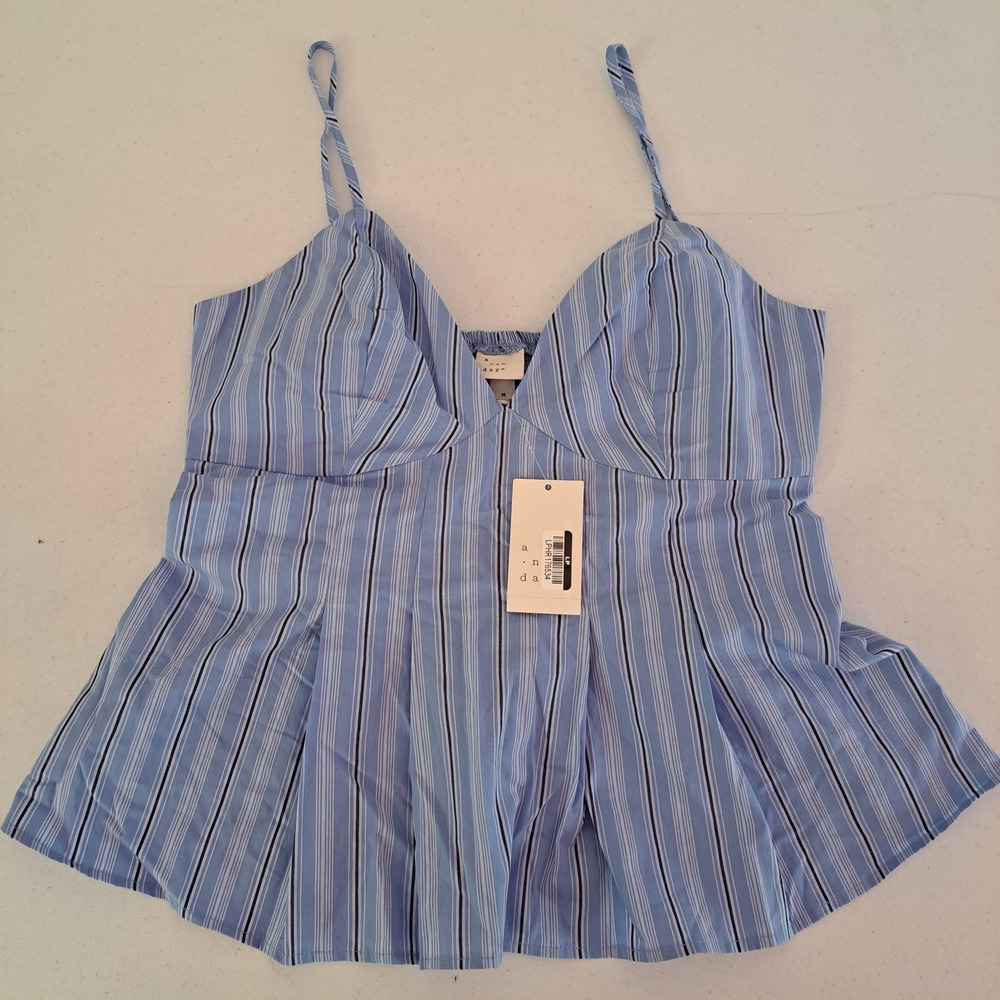 Women's V-Neck Poplin Cami Top - A‎ New Day Blue Striped M 1017-200-B45